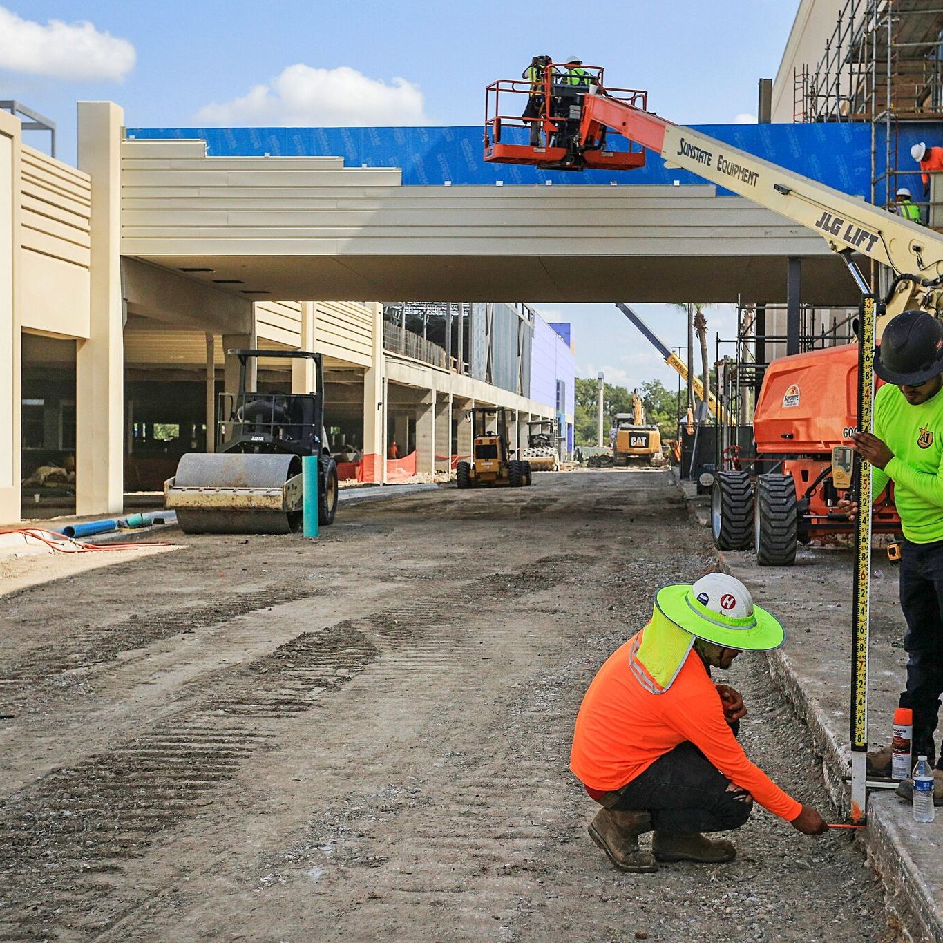 A-1 Construction Services redesigned infrastructure to improve drainage between an existing mall building and a new parking structure.